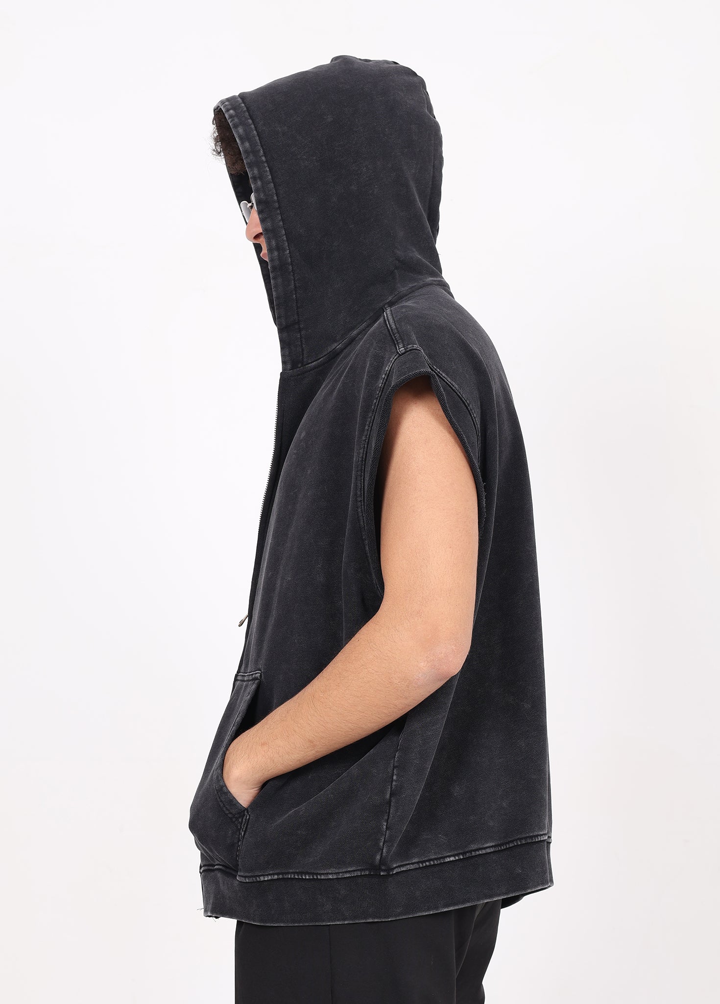 Rat Hole Pockets Hooded Vest