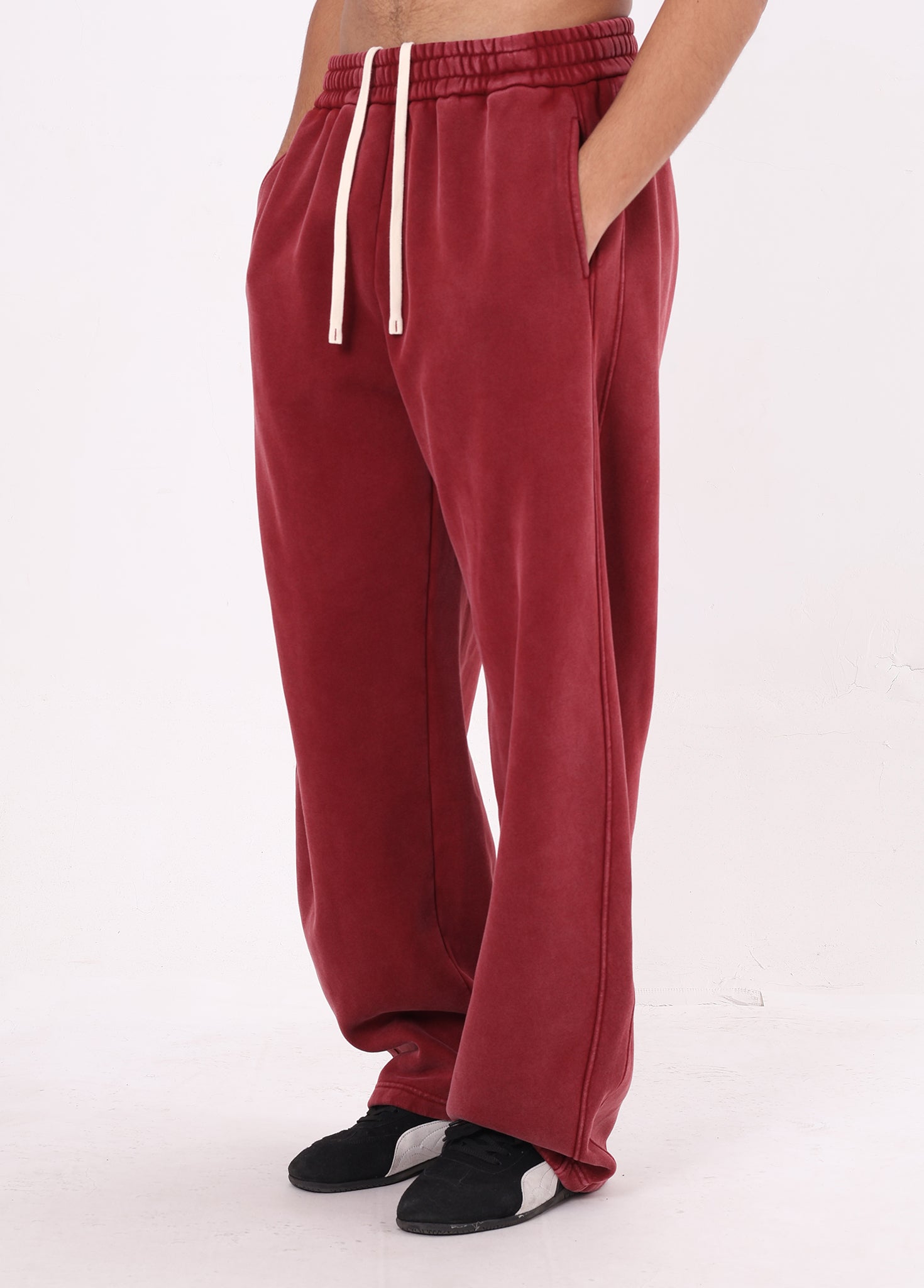 Distressed Curved Wide Leg Pants